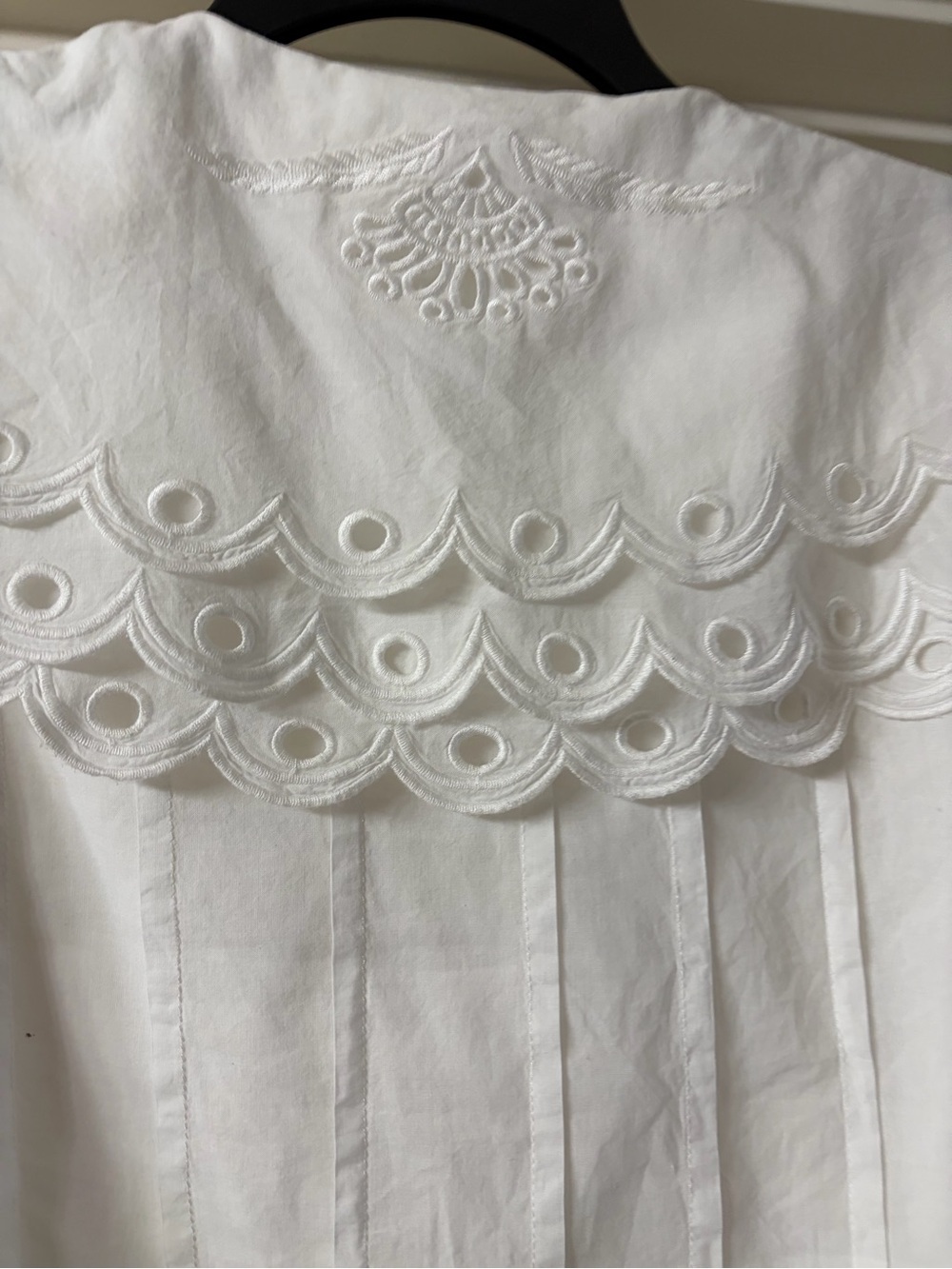 Sofie the Label White Embroidered Scalloped Collar Blouse - Picture 3 of 8